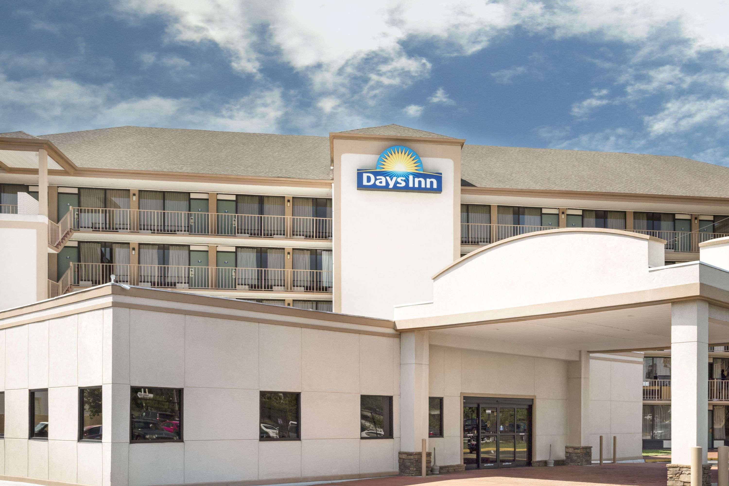 Days Inn By Wyndham Columbus-North Fort Moore Extérieur photo